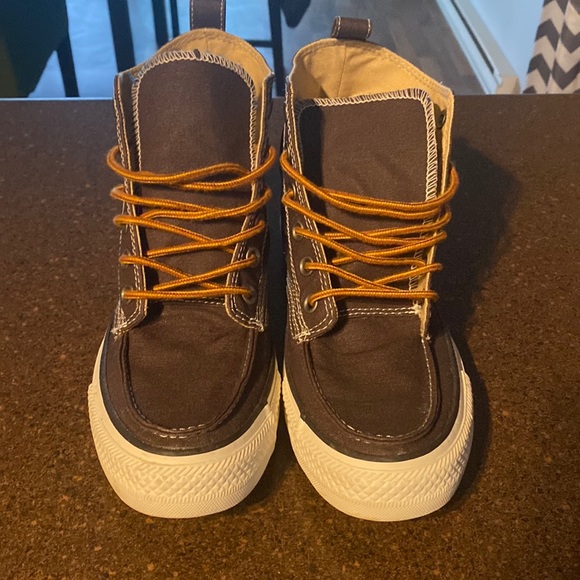 Never worn brown Converse high-tops. Size 6 mens, size 8 women’s. - Picture 2 of 4